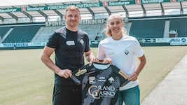 Sportchef Tobias Thies mit Neuverpflichtung Flavia Lüscher.