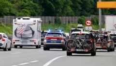 Bis zu 45 Kilometer Stau in Richtung Süden! Zu Pfingsten brach der Verkehr auf der ...