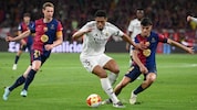 Barcelona duelliert sich mit Real.