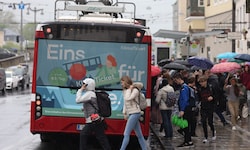 Die Taktverdichtung beim Obus kommt erst nach Abschluss der Neutor-Komplettsperre.