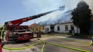 Insgesamt 105 Mann waren damit beschäftigt, das Feuer in Hollabrunn zu löschen.