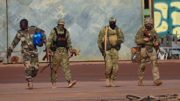 Die Wagner-Söldner in Mali sollen in das dem Moskauer Verteidigungsministerium unterstellte ...
