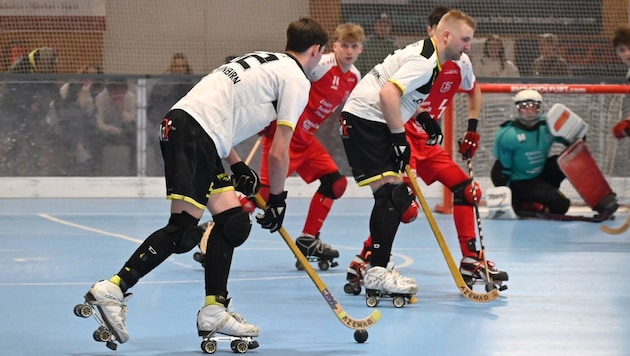 Die Dornbirner (in weiß) unterlagen im Abstiegsshowdown dem Lokalrivalen aus Wolfurt.