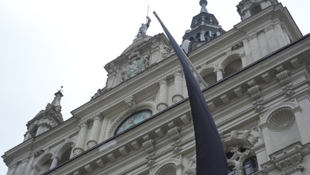 Trauerbeflaggung am Grazer Rathaus