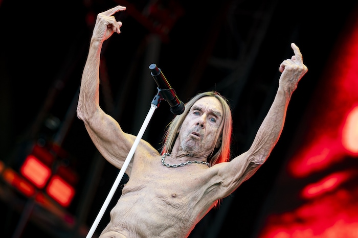 78 Jahre und der coolste Typ am Gelände: Iggy Pop lieferte mit famoser Band eine Top-Show.