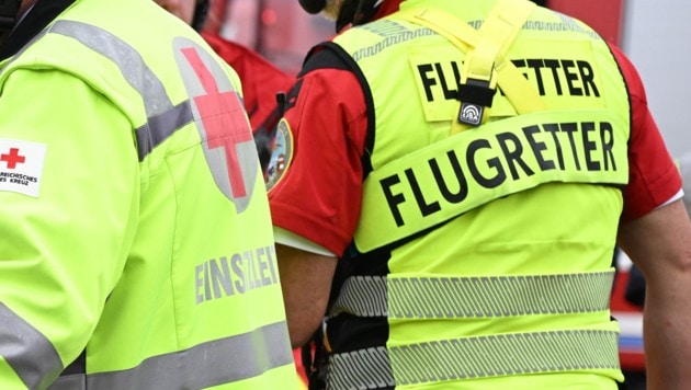 Der Bursche musste mit dem Rettungshubschrauber ins Spital geflogen werden (Symbolbild).