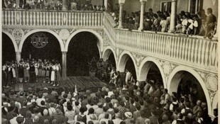 Volksliedsingen im Rathaushof in St. Veit: 