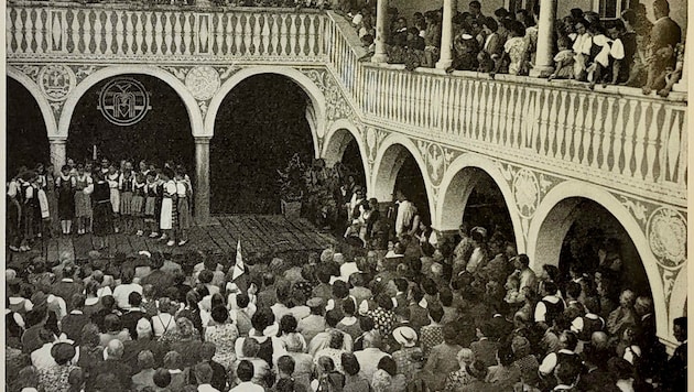 Volksliedsingen im Rathaushof in St. Veit: