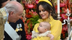 Aufgeweckter Täufling: Die kleine Prinzessin Ines war bei ihrer Taufe hellwach und schien sich ...