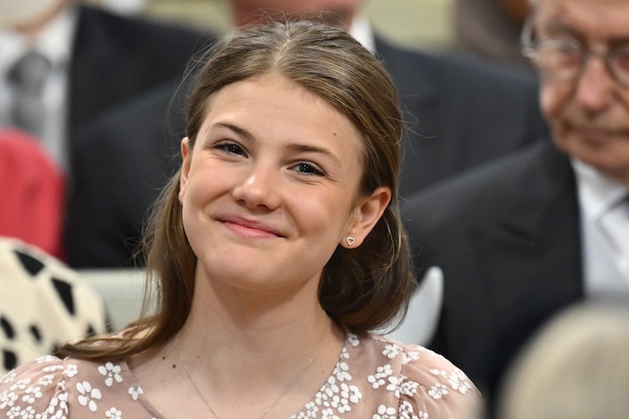 Prinzessin Estelle strahlt nach der geglückten Premiere als Taufpatin