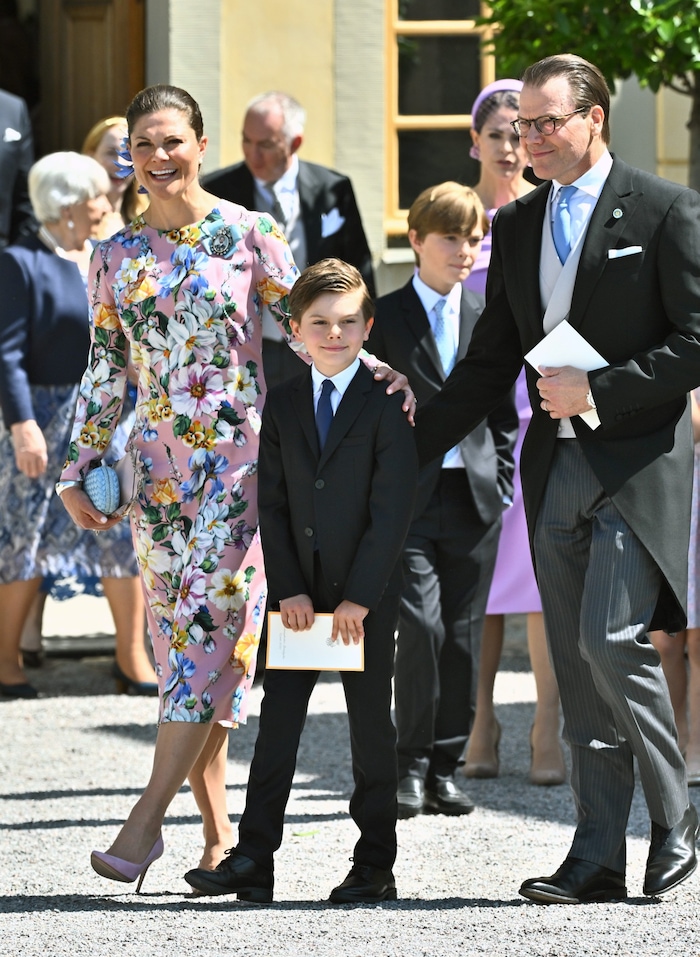 Kronprinzessin Victoria mit Prinz Daniel und Sohn Prinz Oscar nach der Taufe