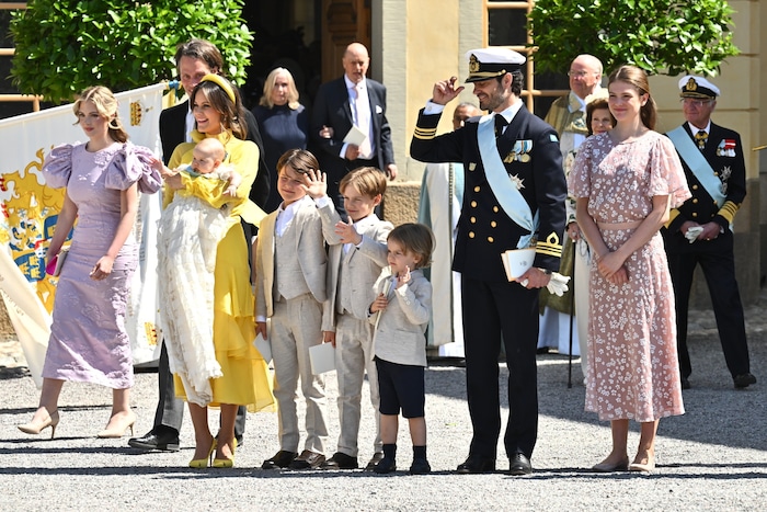 Familien-Glück nach der Taufe: Prinzessin Sofia mit ihrer kleinen Prinzessin Ines, den Prinzen ...