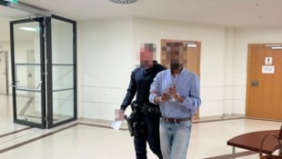 Seit der brutalen Hammer-Attacke sitzt der Somalier in Untersuchungshaft.