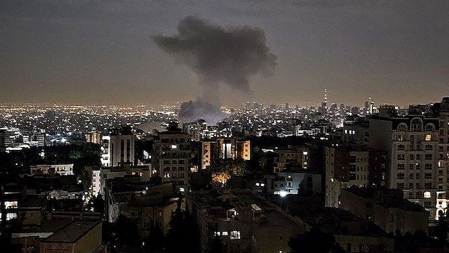 Aufsteigender Rauch nach einem israelischen Luftangriff auf die iranische Hauptstadt Teheran