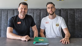 Dalibor Velimirovic (re.) mit Rapid-Sportchef Markus Katzer