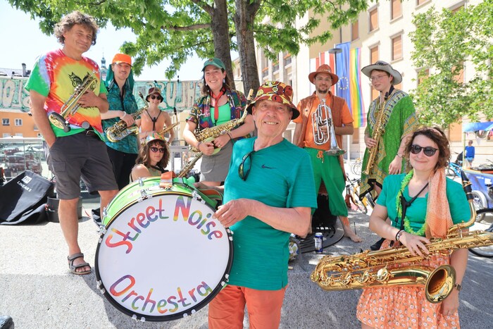 Pensionist Andreas trat mit seiner Band auf.