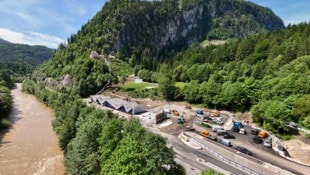 Die alte Festung am Kniepass wurde aus dem Schlaf geküsst.