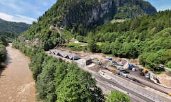 Die alte Festung am Kniepass wurde aus dem Schlaf geküsst.