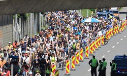 Rund 700 Demonstranten fuhren über die Autobahn.