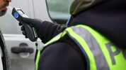 Wer sich bei einer Polizeikontrolle weigert, einen Alkoholtest zu machen, muss mit der ...