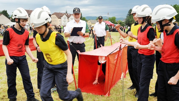Die Jugendfeuerwehrgruppe aus Melk/Weiten in Action. 