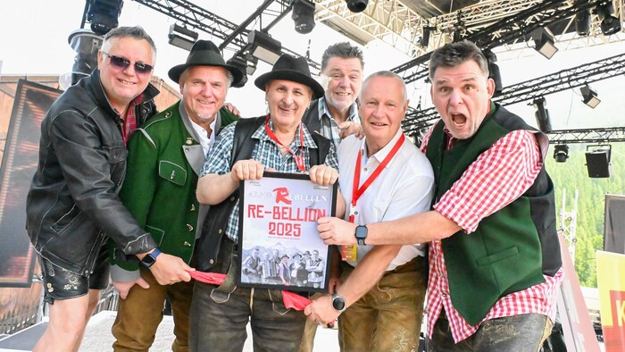 Die AlpenRebellen feiern ihr großes Comeback bei der Musi
