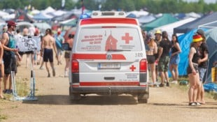 Beim Nova Rock verletzte sich eine junge Frau an der Wirbelsäule.