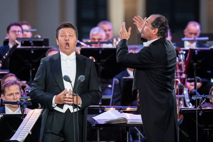Tenor Piotr Beczala und der Dirigent der Wiener Philharmoniker Tugan Sokhiev