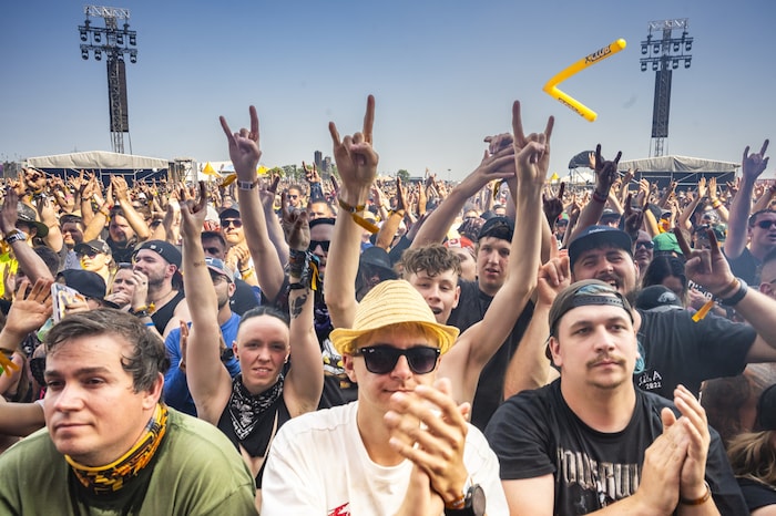 Mit jedem Festivaltag steigen die Temperaturen – davon lassen sich die Besucher freilich nicht ...