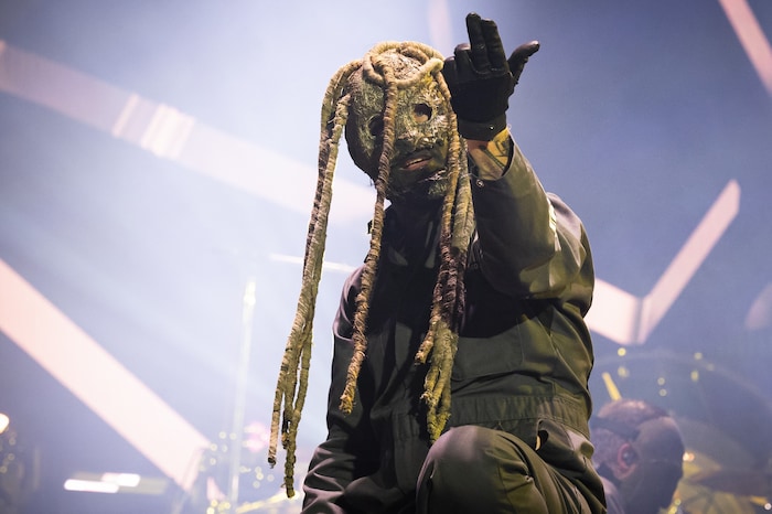 Keine Angst, er will nur spielen: Slipknot-Sänger Corey Taylor kennt die Maskerade seit einem ...