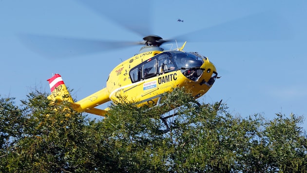 Die Crew des Notarzthubschraubers brachte einen der Verletzten ins Dornbirner Stadtspital.