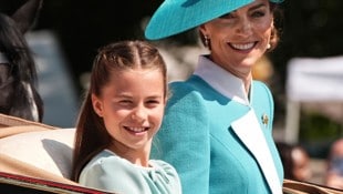 Prinzessin Charlotte und Prinzessin Kate trugen bei der diesjährigen „Trooping The ...
