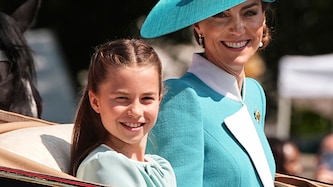 Prinzessin Charlotte und Prinzessin Kate trugen bei der diesjährigen „Trooping The ...