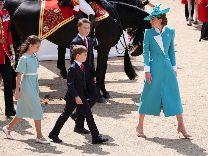 Prinzessin Kate mit ihren Kindern, Prinzessin Charlotte, Prinz Louis und Prinz George