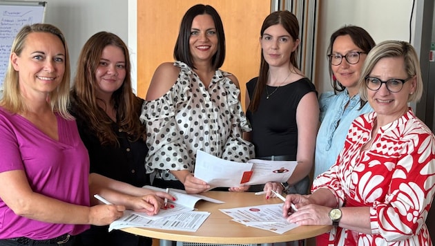 Eisenkopf (Mitte) beim Workshop für Frauen in der Politik.