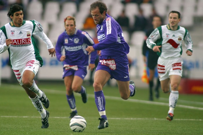 Eine Spielzeit absolvierte Roland Kirchler (M.) in Violett.