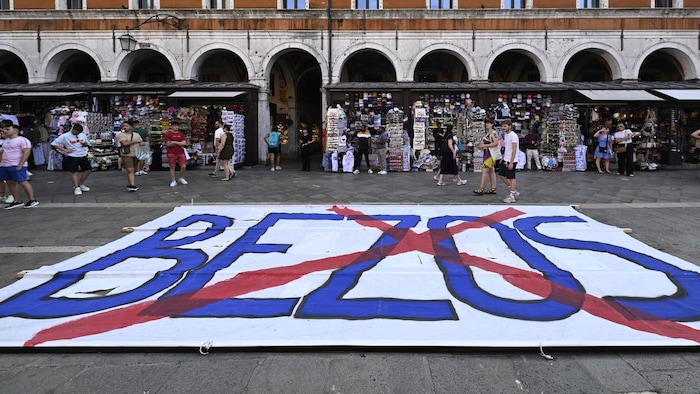 In Venedig wird gegen die Mega-Hochzeit von Jeff Bezos protestiert. 