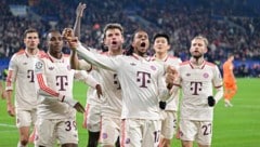 Mathys Tel (2.v.l.) wird wohl fest von Tottenham verpflichtet.