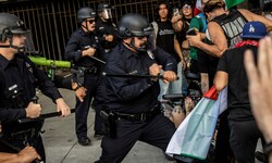 Zusammenstöße zwischen Demonstranten und Polizei gab es auch in Los Angeles.