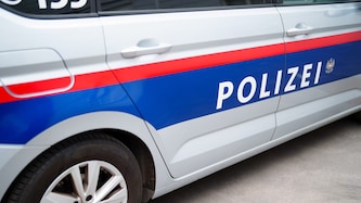Dem jungen Mann wurde vor den Augen seiner Freundin in den Rücken gestochen. Die Polizei konnte ...