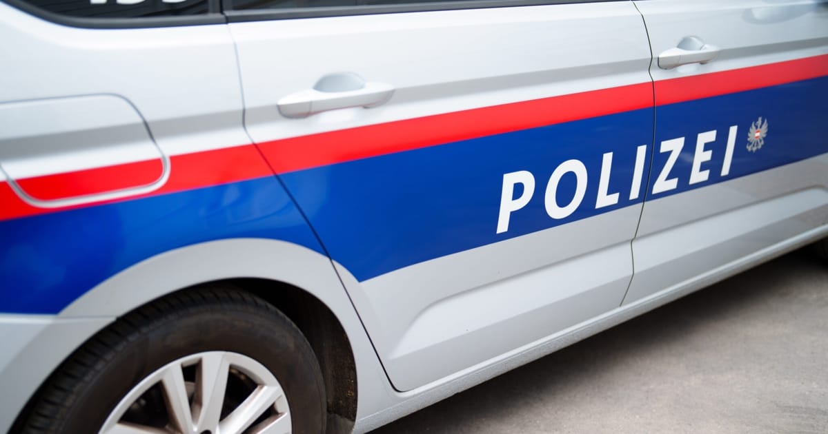 Escapes the police – aggressive thief violates with a knife
