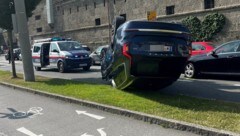 Der gewichtige Volvo landete am Sonntag am Dach.