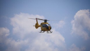 Mit dem Rettungshubschrauber wurde der Sportler ins Klinikum Klagenfurt geflogen.
