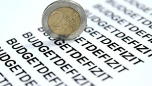 Die Ausgaben werden weiter wachsen, die Staatsschulden steigen, rechnen die Budgethüter vor.