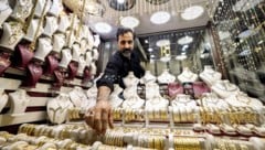 In Teheran haben nach den jüngsten israelischen Angriffen viele Menschen Angst vor Plünderungen ...