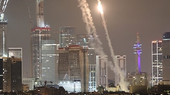 Das iranische Militär hat unter anderem Tel Aviv mit Raketen und Drohnen angegriffen.