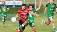 Der FC Lendorf (mit Johannes Brunner/re.) schnappte sich den Cup-Titel.
