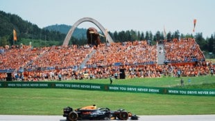 Die holländischen Fans, die „Orange Army“, feiern in der Steiermark ein Motorsport-Fest.