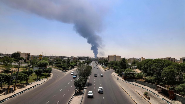 Israels Angriffe gelten laut eigenen Angaben militärischer Infrastruktur und dem Atomprogramm ...