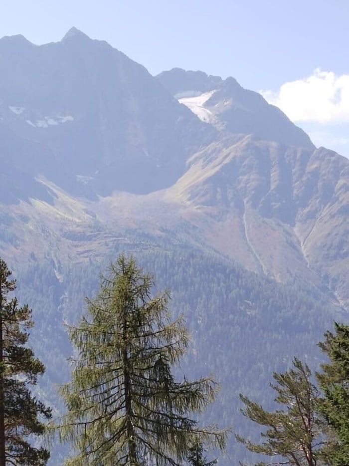 Beim Abstieg von der Mittagsspitze, rechts der Grasgrat, kam es zur Tragödie.